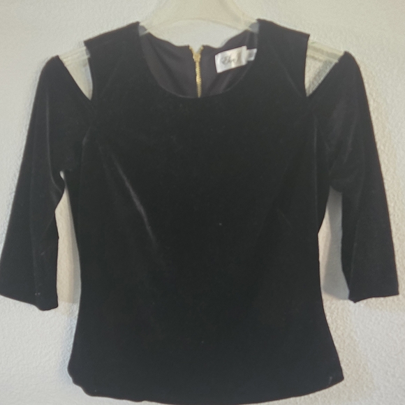 Eliza J Black Cold Shoulder Blouse - Picture 4 of 10